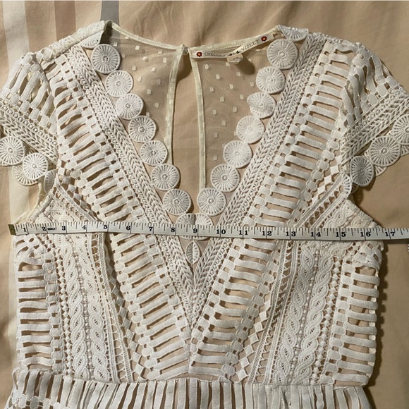 Chelsea and Violet Lace Dress - Picture 9 of 10